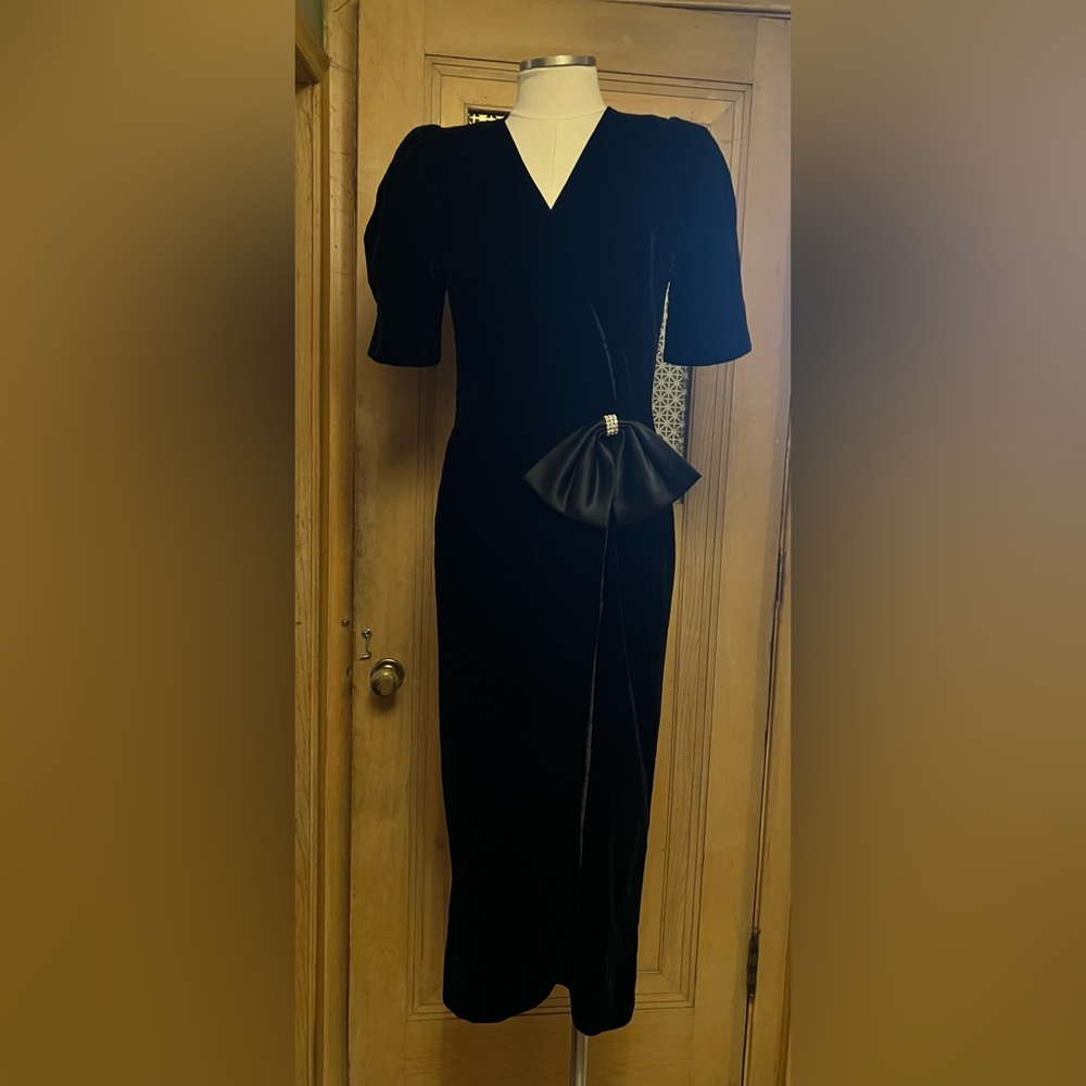 Vintage black velvet CACHET by BARI PROTAS dress